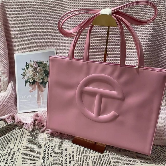 ✨🎊RARE Bag🎊✨Telfar Medium Shopping Bag pink